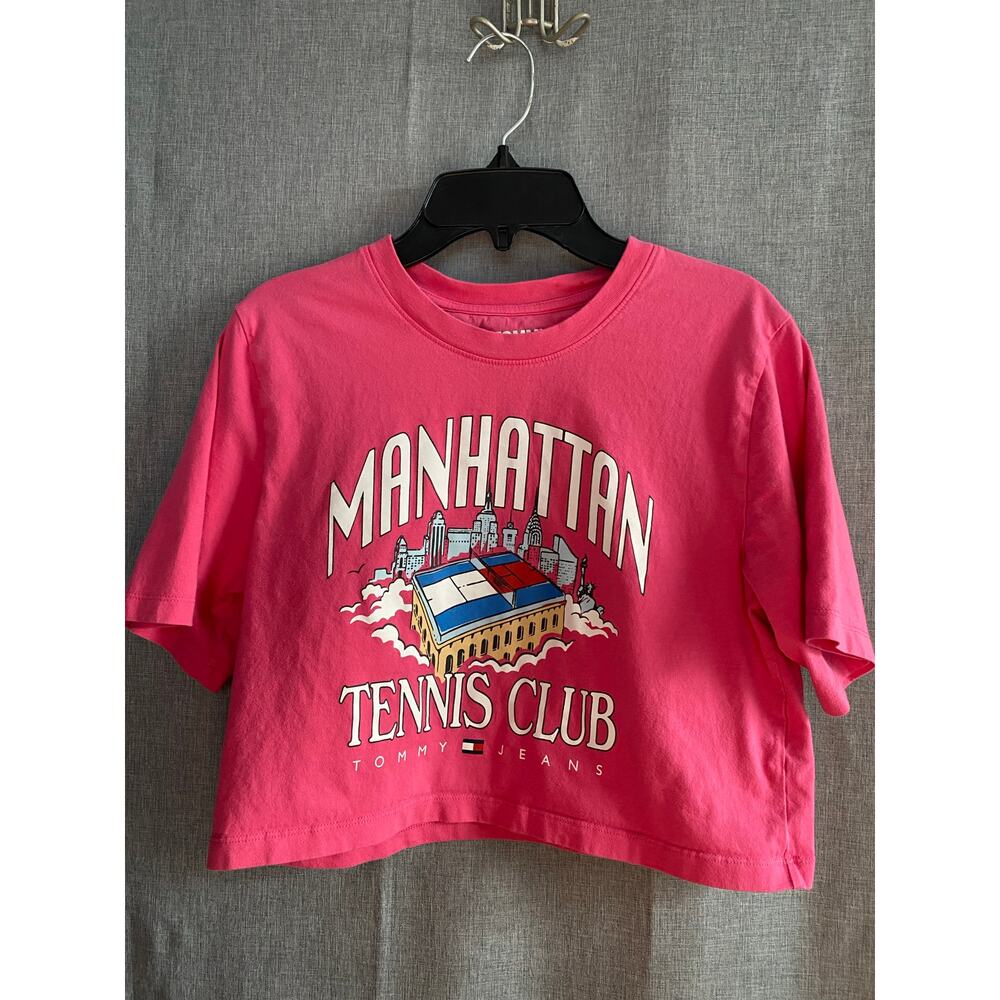 Tommy Jeans Manhattan Tennis Club Graphic Cropped Tee - Pink - Size Small